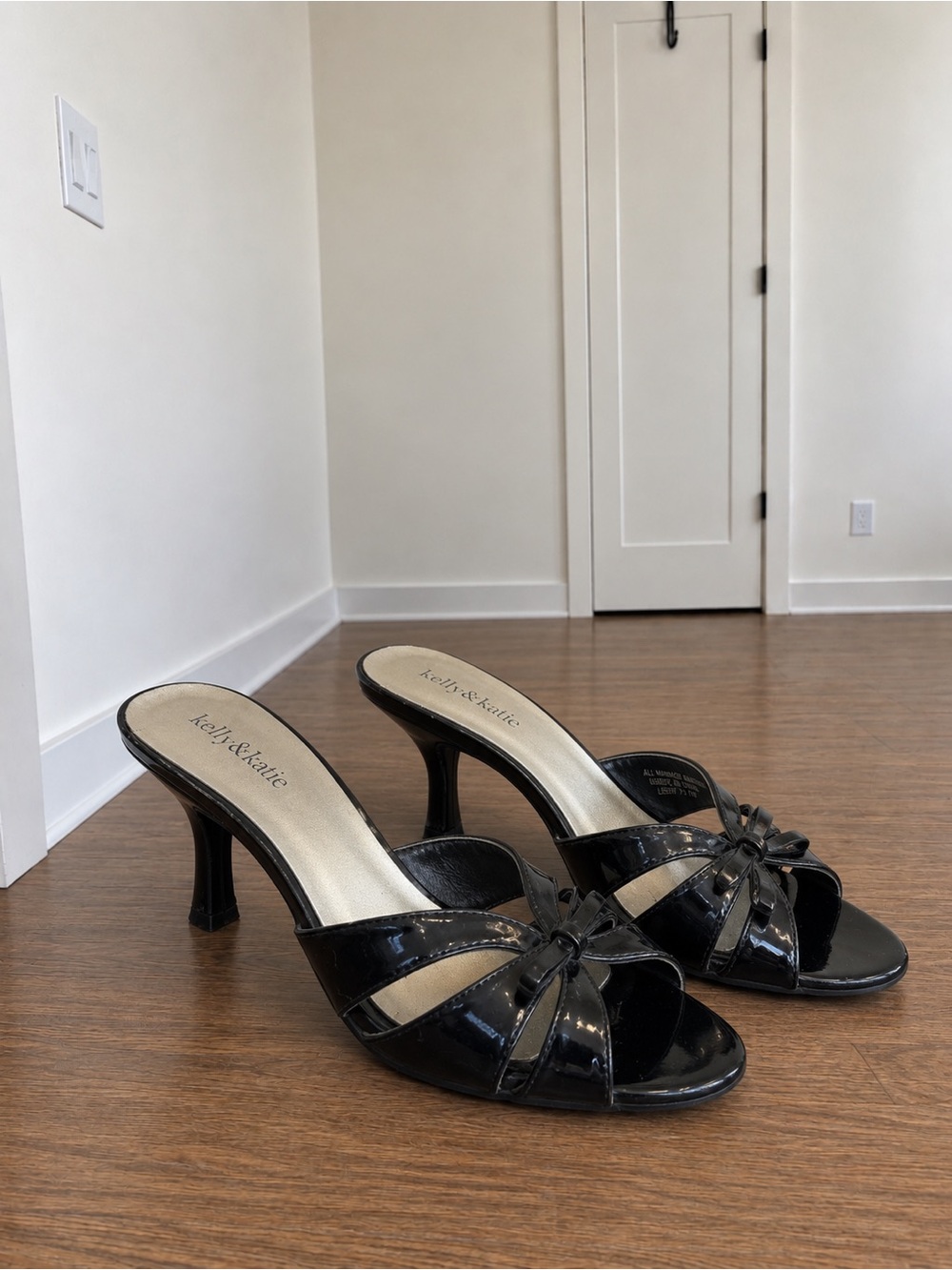 Vintage Kelly & Katie Libby Patent Bow
Mule Heels